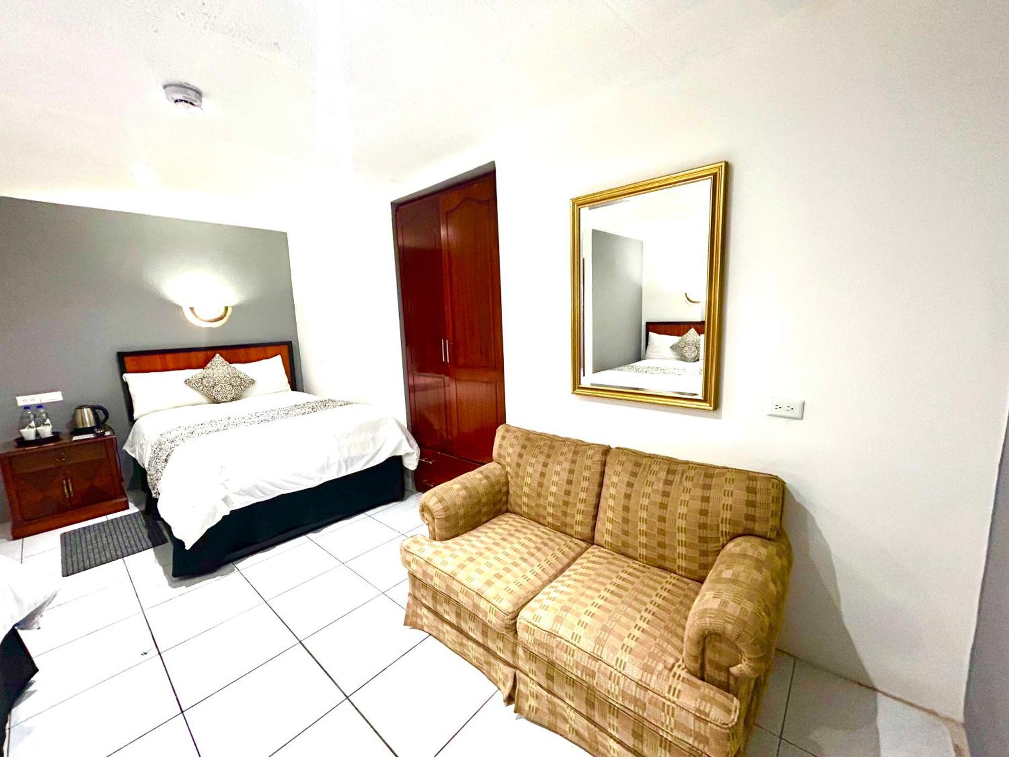 Accel Hotel La Quinta 이바라 외부 사진