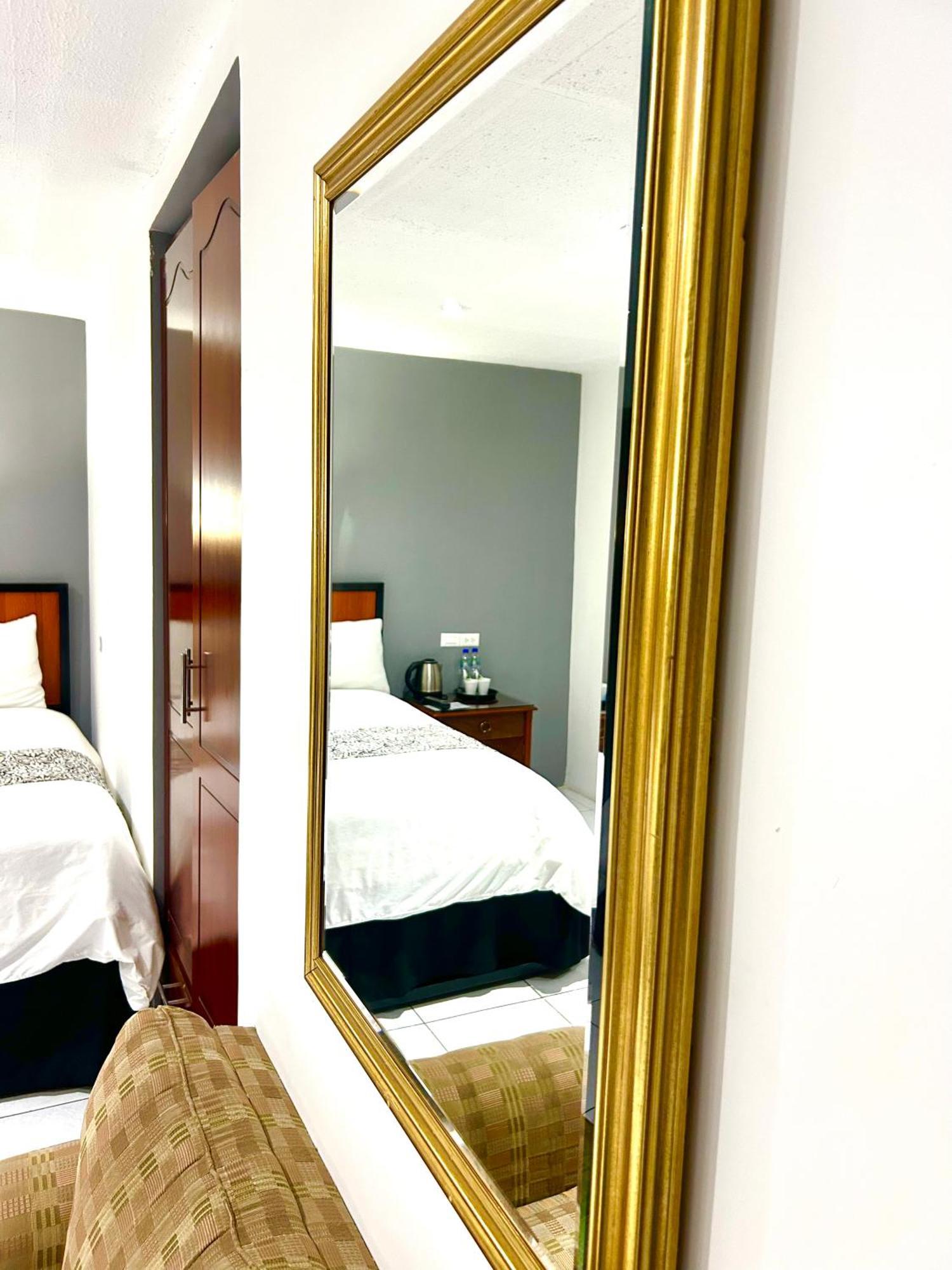 Accel Hotel La Quinta 이바라 외부 사진