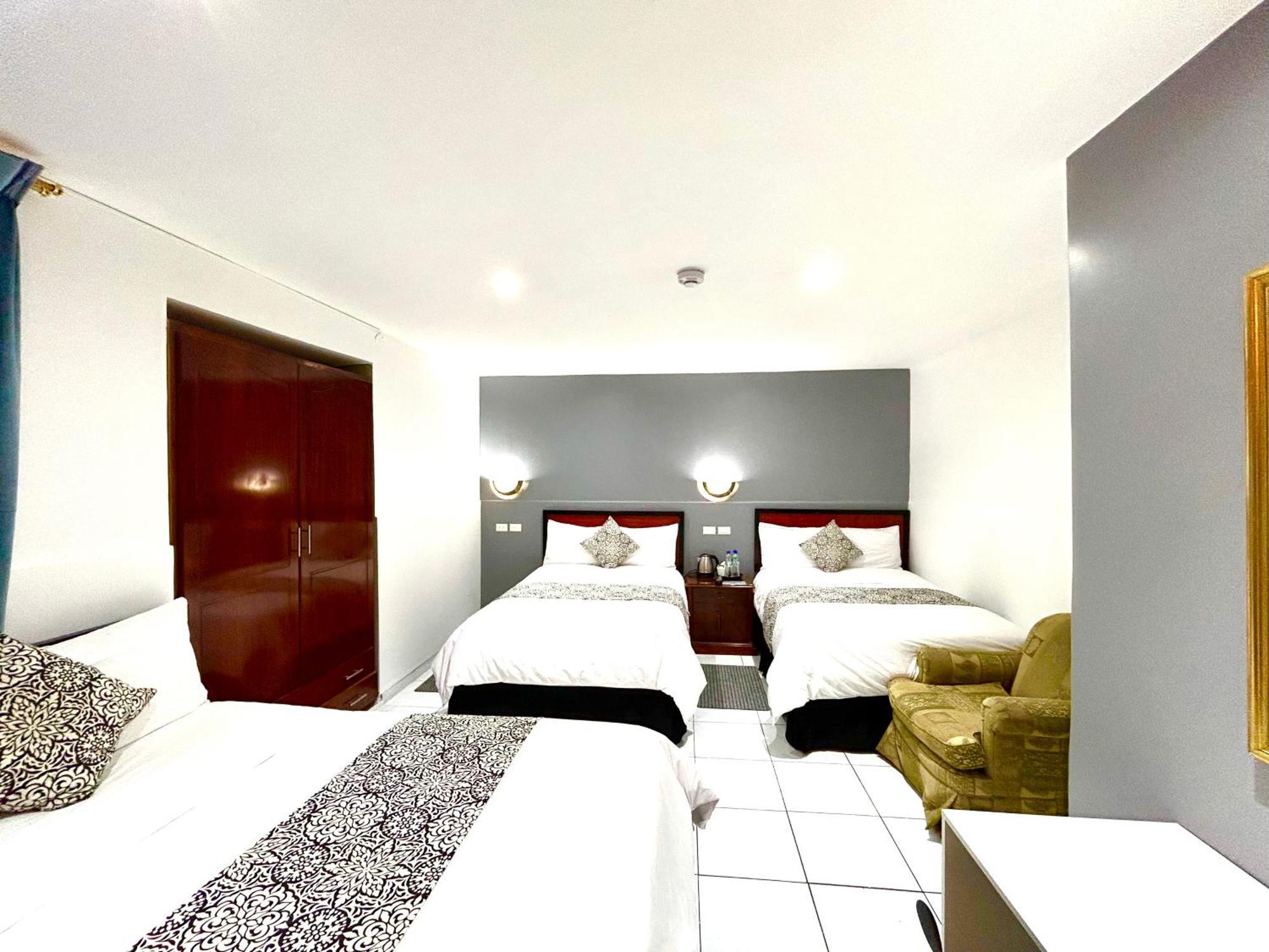 Accel Hotel La Quinta 이바라 외부 사진