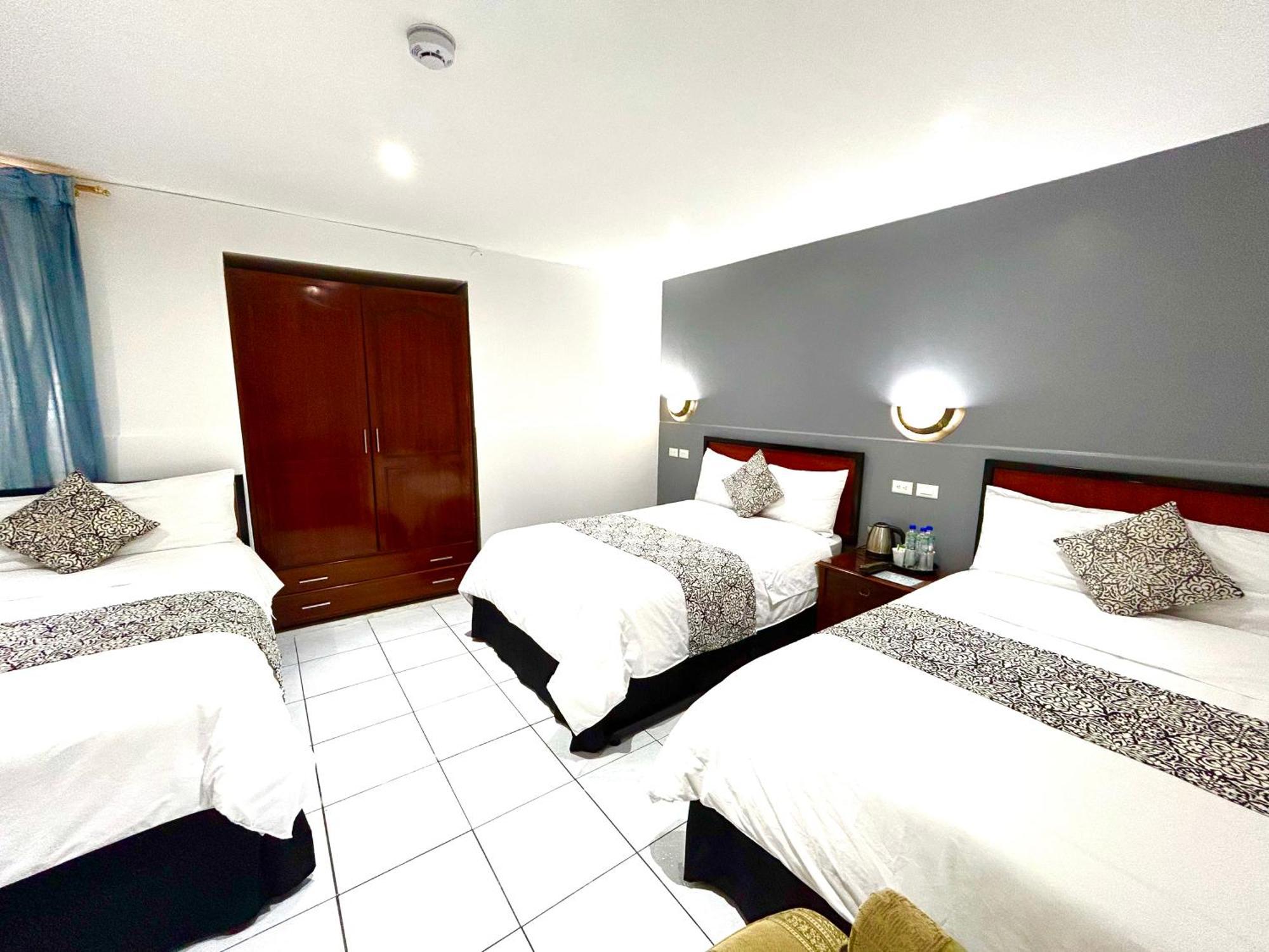 Accel Hotel La Quinta 이바라 외부 사진